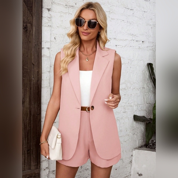Pants - Elegant Pink Women's Blazer and Shorts Set